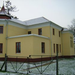 Kisasszonyfai volt irodaház felújítása