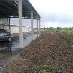 Manipulációs tér kialakítása, megújuló energiával