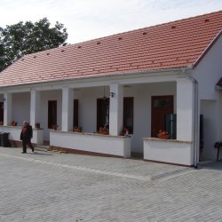 Vendégház kialakítása Nagyharsányban